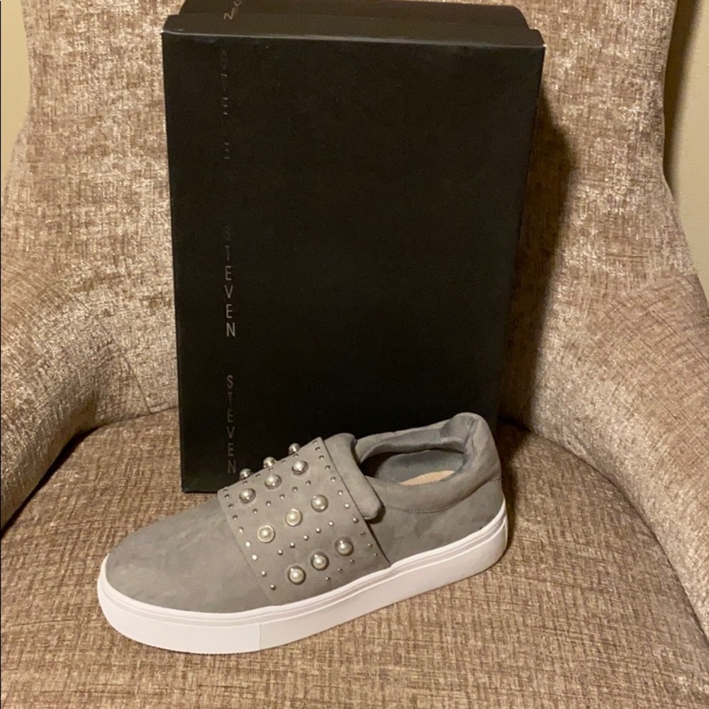 Steve Madden Gray Slip On Sneaker NEW